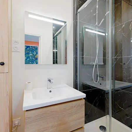 Modern Secure Studio- Perfect For 2- Catacombs דירה