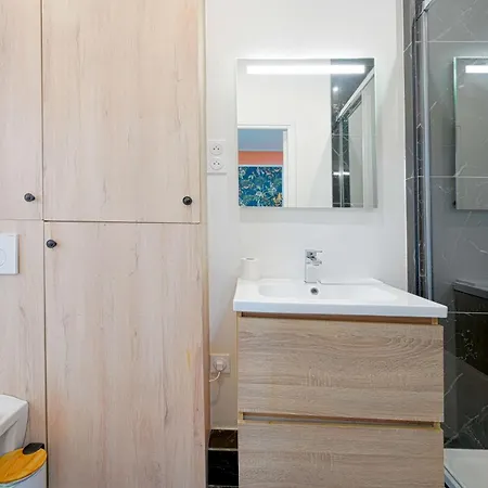 Modern Secure Studio- Perfect For 2- Catacombs